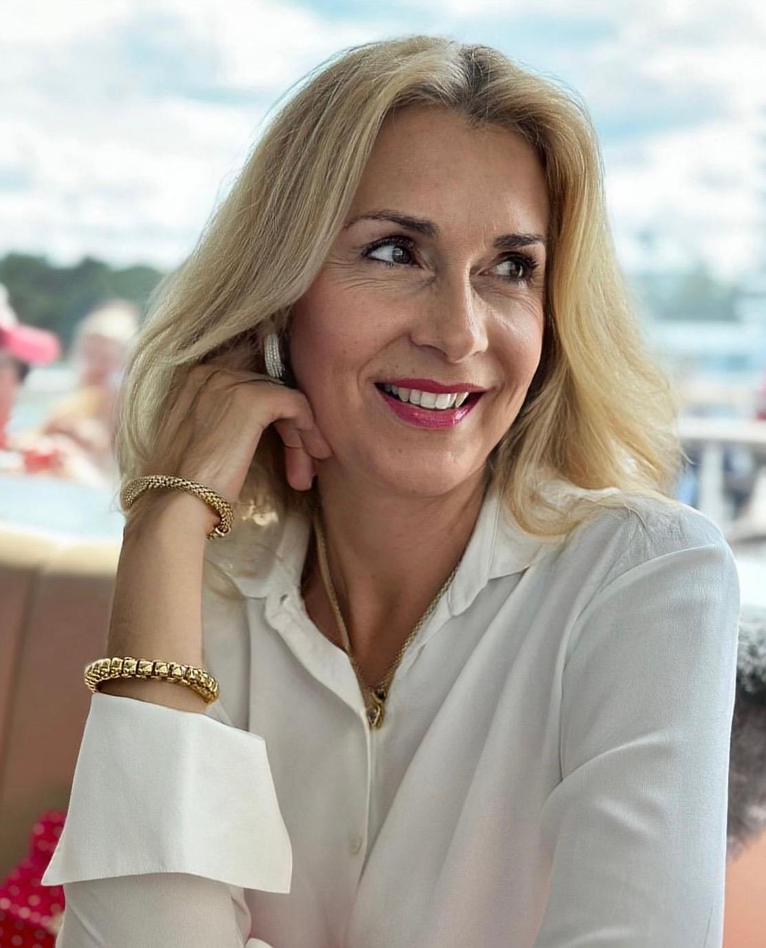 Dr. Isabella Moretti — Renewable Energy Projects Director